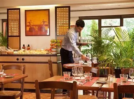 De La Briere Hotel 3*