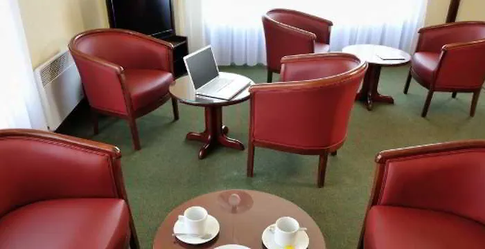 Hotel De La Briere Trignac